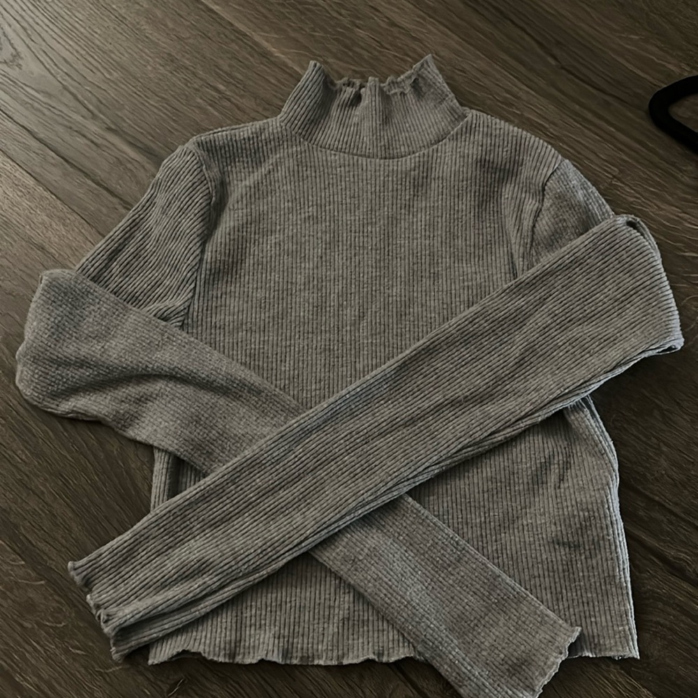 Aerie turtle neck gray crop top